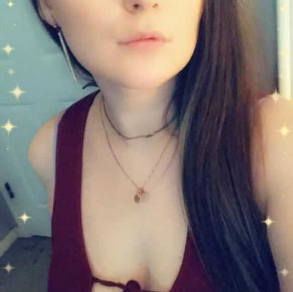 Meet your Posher, elsa - Picture 5 of 8